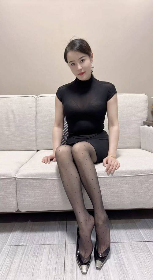 美女奶茶有容乃大av的相关介绍