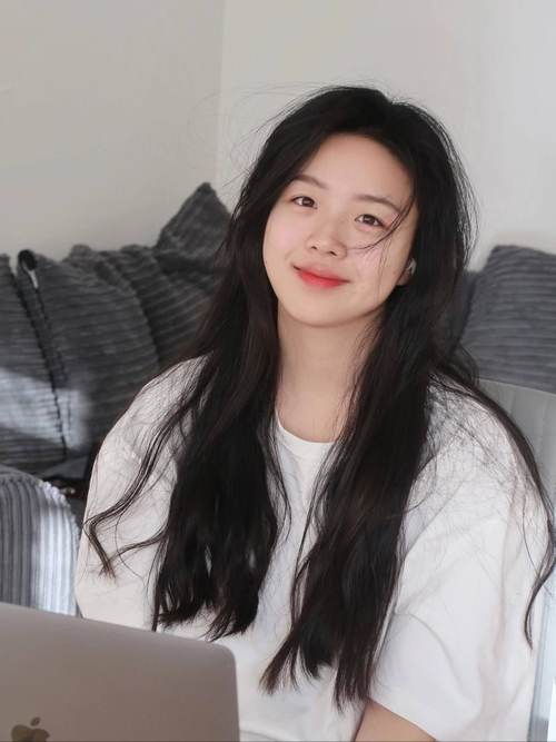 操老师美女的相关介绍