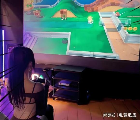 操白黑丝美女的相关介绍
