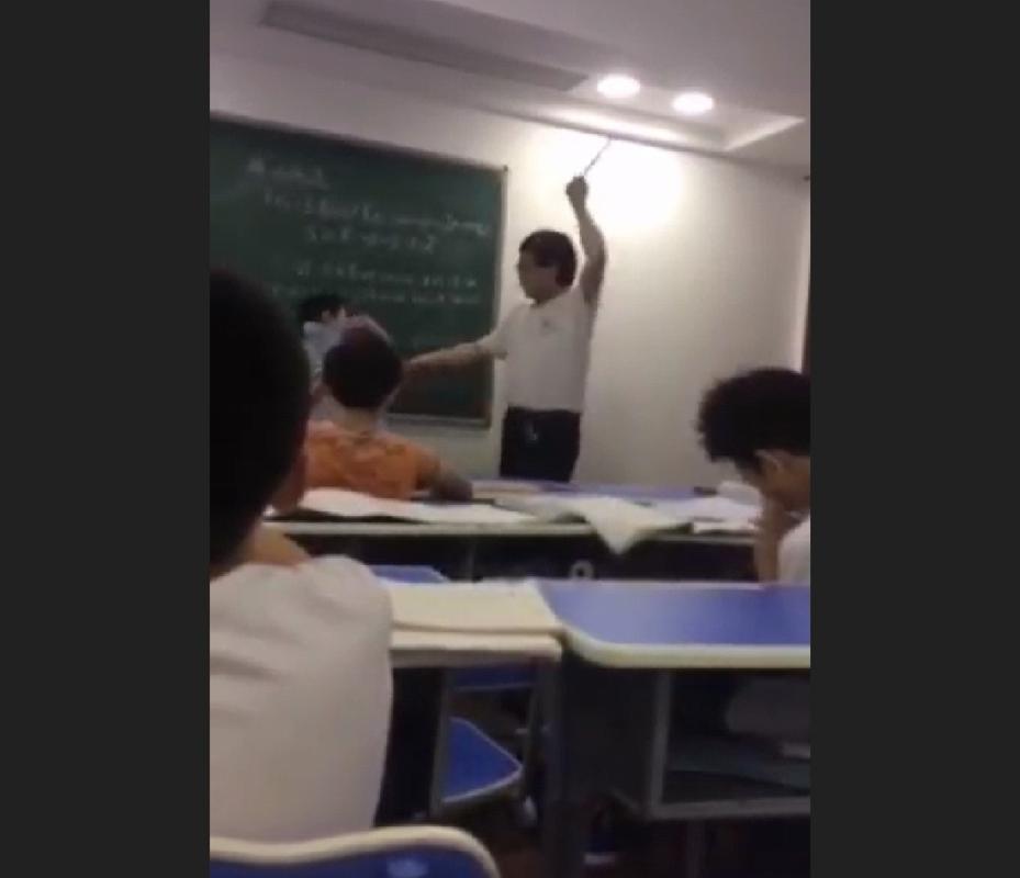 女人又爽又黄动漫下载的相关介绍