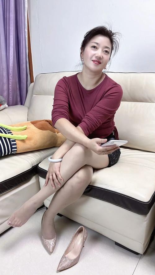把美女老师操哭了的相关介绍
