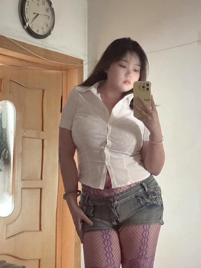 美女黄18以下的相关介绍