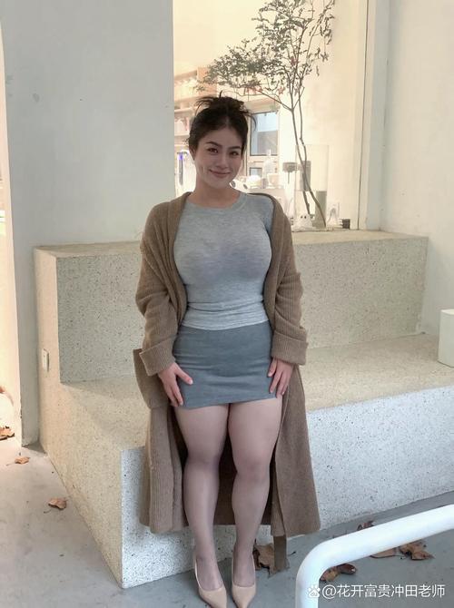 美女老师完整版的相关介绍