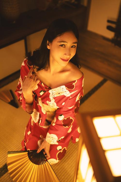在线观看按摩人妻的相关介绍