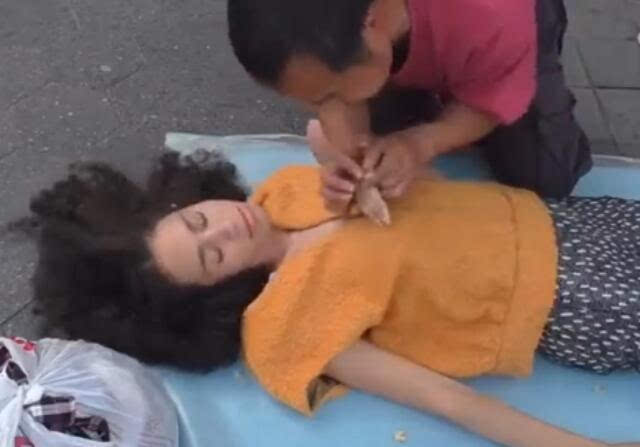 和美女老师啪啪啪小说的相关介绍