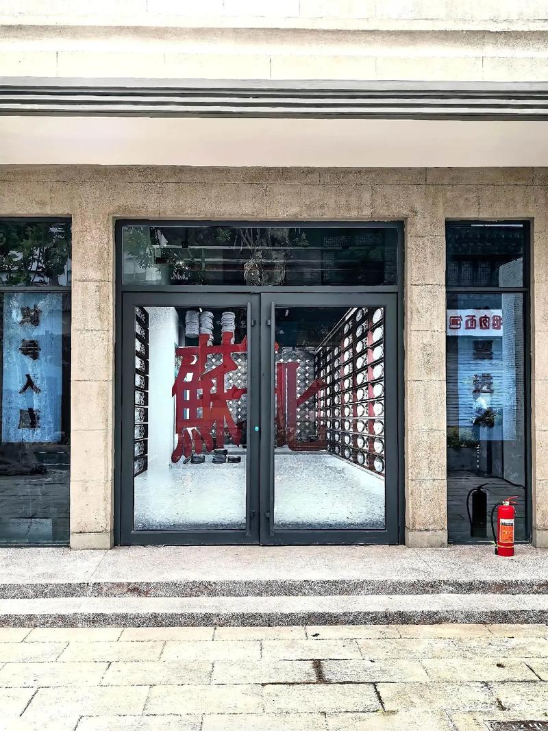 酒店啪啪人妻的相关介绍