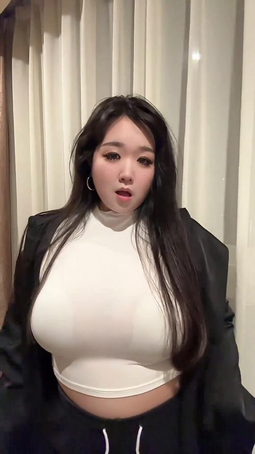 性感美女大尺度写真图片的相关介绍